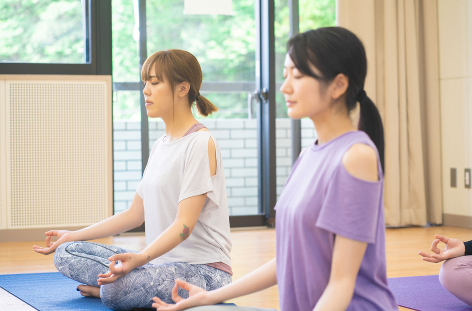 画像:ヨガの様子